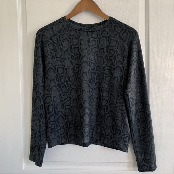 Beyond Yoga Sweatshirt Hacci Favorite Raglan Crew Pullover Charcoal Cobra - Picture 1 of 8